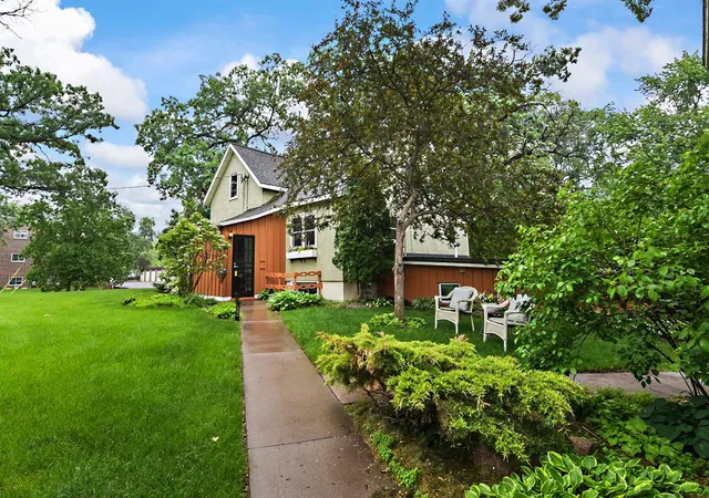 Photo 3 of Single family home for sale at 220 4th St S, Sauk Rapids, MN 56379 | MLS# 7123569 | Listing updated on 2026-08-28