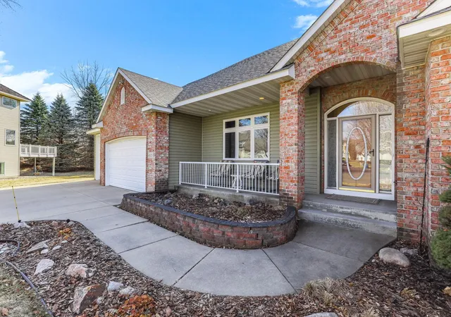 image of 4525 Alicia Dr, Inver Grove Heights, MN 55077 | MLS# 7123591