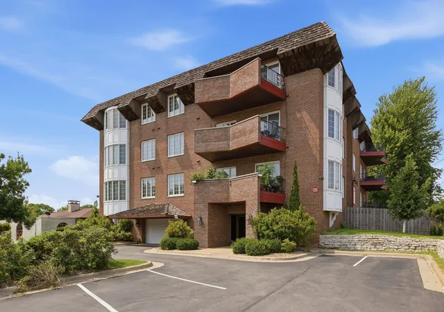 Photo 2 of Sale Pending at 6300 Xerxes Ave S #21, Edina, MN 55423 | MLS# 7123593 | Listing updated on 2026-08-24