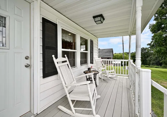 Photo 3 of Single family home for sale at 37000 Krage Dr, Winona, MN 55987 | MLS# 7123595 | Listing updated on 2026-10-21