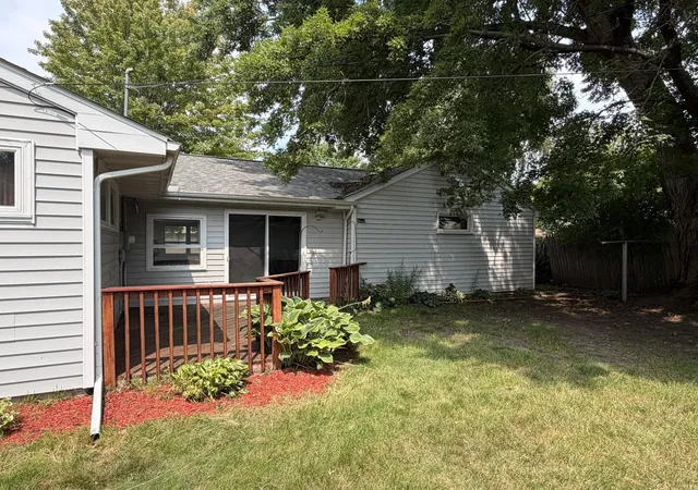 Photo 3 of Sale Pending at 3 Fareway Dr, Northfield, MN 55057 | MLS# 7123596 | Listing updated on 2026-09-30