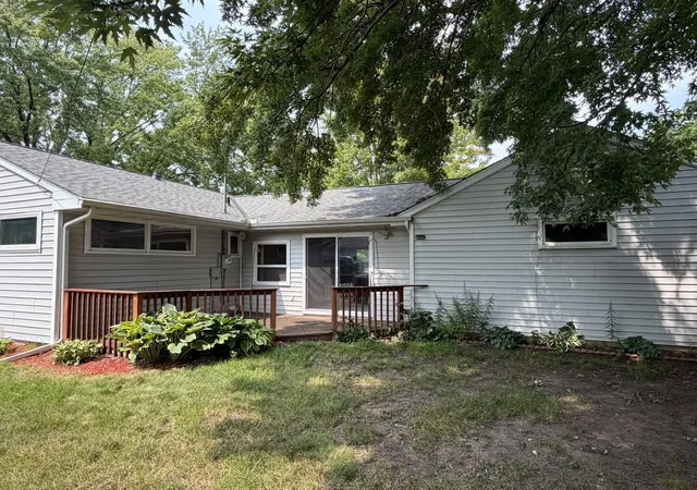 Photo 4 of Sale Pending at 3 Fareway Dr, Northfield, MN 55057 | MLS# 7123596 | Listing updated on 2026-09-30