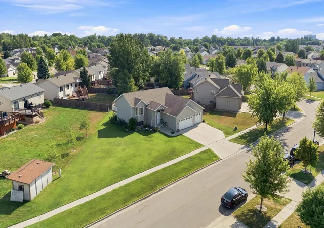 2nd image of 852 16Th Avenue Ct W, West Fargo, ND 58078 | MLS# 7123600