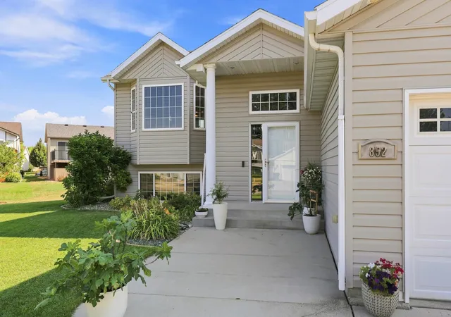 4th image of 852 16Th Avenue Ct W, West Fargo, ND 58078 | MLS# 7123600