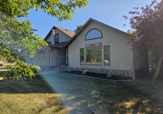 Photo 3 of Single family home for sale at 610 6th Street SW, Forman, ND 58032 | MLS# 7123610 | Listing updated on 2026-08-14