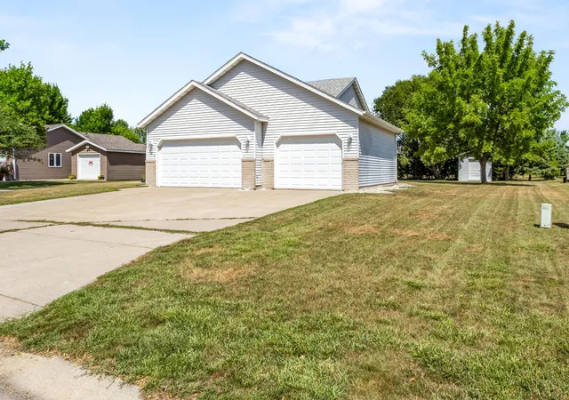 Photo 2 of Single family home for sale at 507 Nicole Ln, Dilworth, MN 56529 | MLS# 7123613 | Listing updated on 2026-08-11