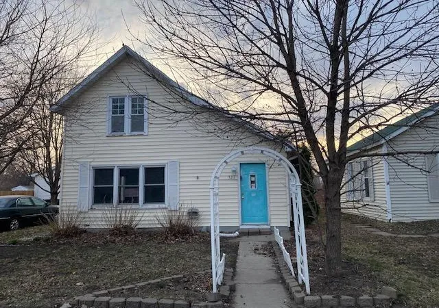 1st image of 321 S Main St, Lake Crystal, MN 56055 | MLS# 7123623