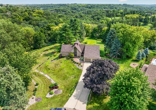 Photo 3 of Single family home for sale at 3640 Lakeview Ct Ne, Rochester, MN 55906 | MLS# 7123630 | Listing updated on 2026-09-15
