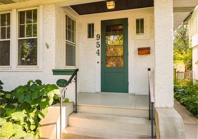 2nd image of 954 Fairmount Ave, Saint Paul, MN 55105 | MLS# 7123648
