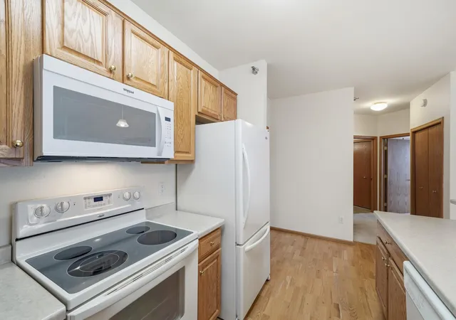 Photo 4 of Sale Pending at 8200 W 33rd Street #310, Minneapolis, MN 55426 | MLS# 7123661 | Listing updated on 2026-08-27