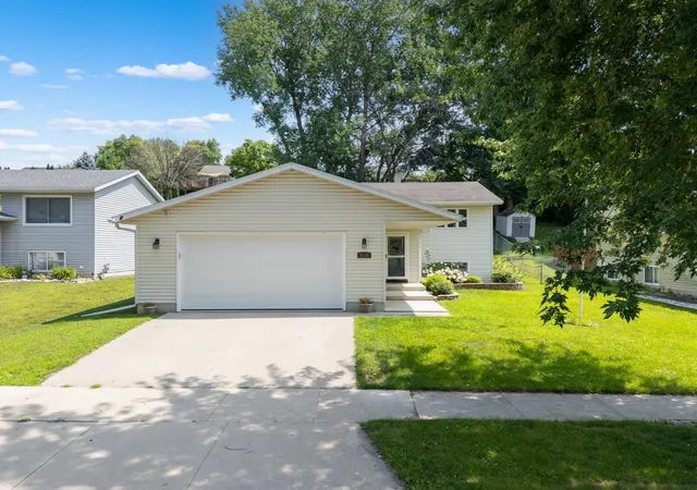 Photo 1 of Sale Pending at 2736 Rose Dr Se, Rochester, MN 55904 | MLS# 7123664 | Listing updated on 2026-08-18