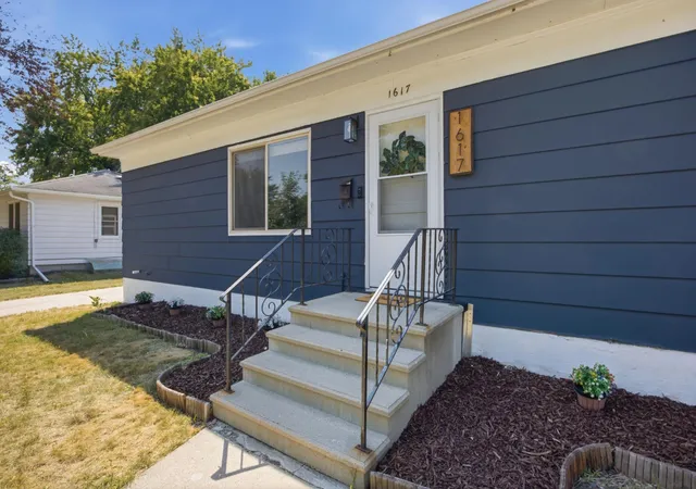 2nd image of 1617 14th St S, Fargo, ND 58103 | MLS# 7123678