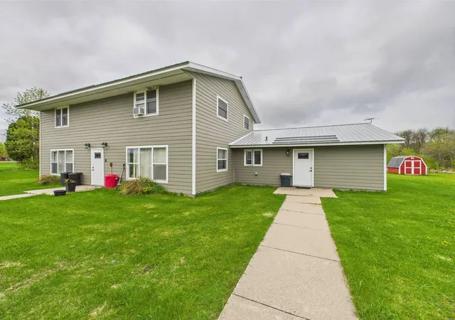 Listing Photo 4 - Condo for sale in building located at 37597 Lakeview Dr, Warroad, MN 56763