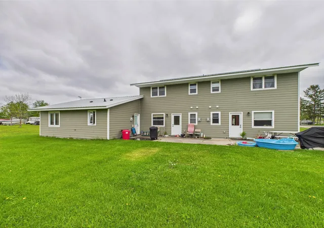 Listing Photo 5 - Condo for sale in building located at 37597 Lakeview Dr, Warroad, MN 56763