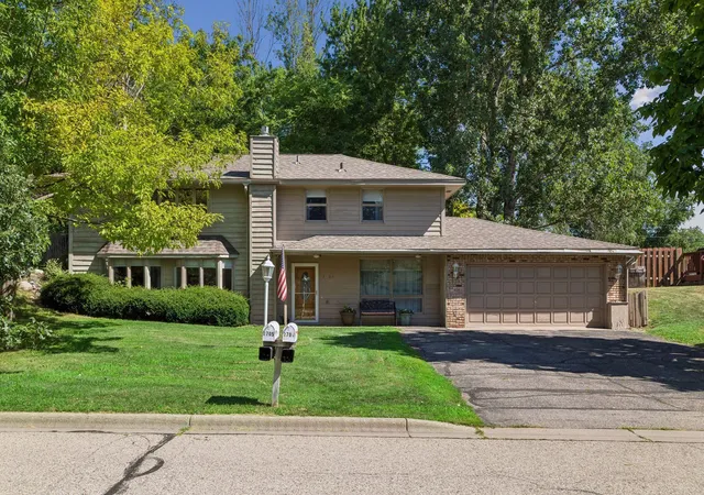 Photo 1 of Single family home for sale at 2704 Shawnee Ln, Burnsville, MN 55337 | MLS# 7123696 | Listing updated on 2026-08-28
