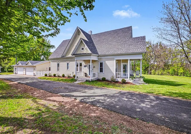 1st image of 16680 County Road 40, Carver, MN 55315 | MLS# 7123699