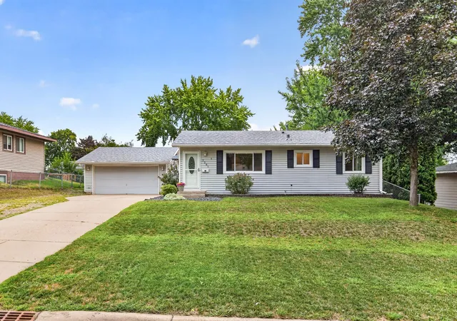 1st image of 3301 69th St E, Inver Grove Heights, MN 55076 | MLS# 7123719