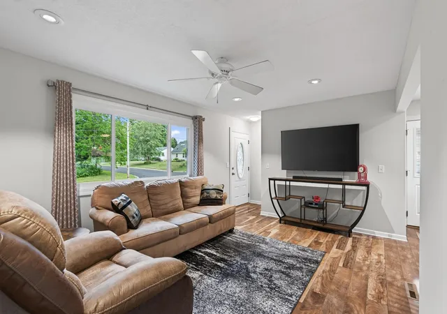Photo 2 of Sale Pending at 3301 69th Street E, Inver Grove Heights, MN 55076 | MLS# 7123719 | Listing updated on 2026-09-03