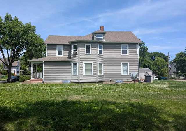Photo 3 of Sale Pending at 804 Oliver Ave N, Minneapolis, MN 55411 | MLS# 7123726 | Listing updated on 2026-09-04
