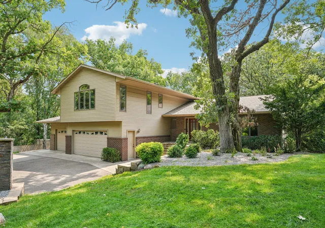 2nd image of 1206 102nd St W, Inver Grove Heights, MN 55077 | MLS# 7123737