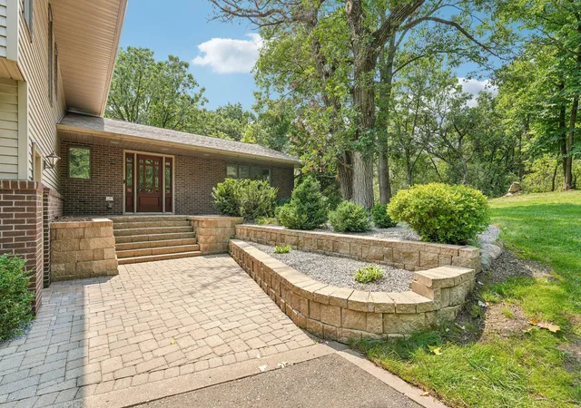 image of 1206 102nd St W, Inver Grove Heights, MN 55077 | MLS# 7123737