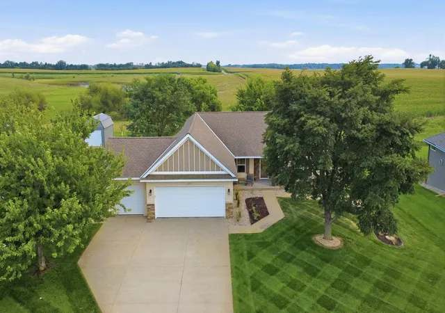 Photo 2 of Sale Pending at 2759 11th Avenue Se, Willmar, MN 56201 | MLS# 7123745 | Listing updated on 2026-09-02