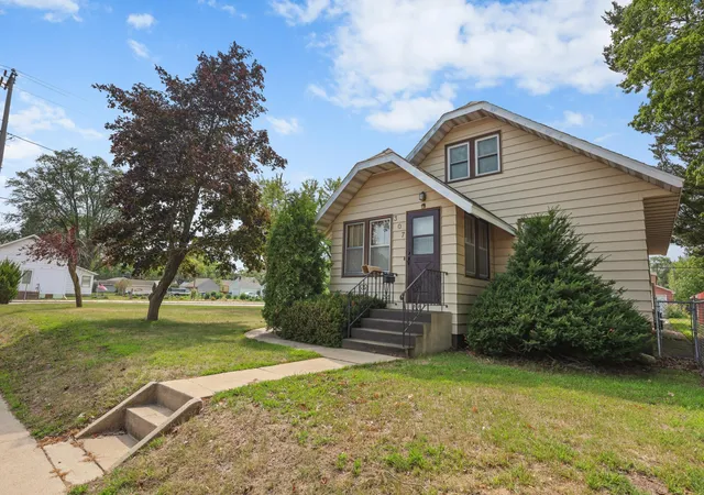 Photo 2 of Single family home for sale at 307 23rd Avenue N, Saint Cloud, MN 56303 | MLS# 7123768 | Listing updated on 2026-09-30