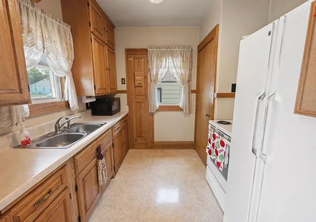 Photo 4 of Single family home for sale at 307 23rd Avenue N, Saint Cloud, MN 56303 | MLS# 7123768 | Listing updated on 2026-09-30