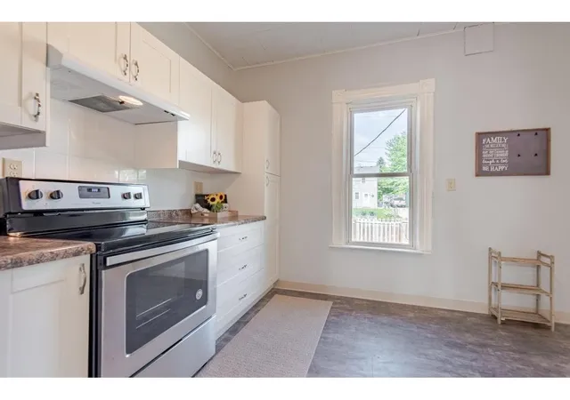Photo 3 of Sale Pending at 1113 Minnehaha Ave E, Saint Paul, MN 55106 | MLS# 7123772 | Listing updated on 2026-09-02