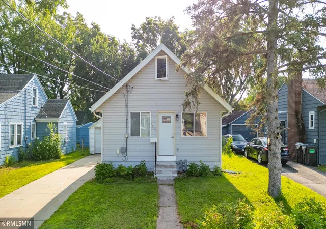 Photo 1 of Single family home for sale at 1212 6th Avenue Se, Rochester, MN 55904 | MLS# 7123791 | Listing updated on 2026-09-01