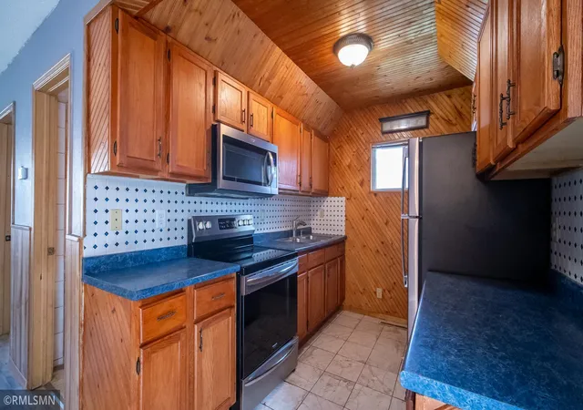 Photo 3 of Single family home for sale at 1212 6th Avenue Se, Rochester, MN 55904 | MLS# 7123791 | Listing updated on 2026-09-01