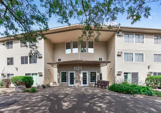 Condo for sale at 10311 Cedar Lake Rd #313, Hopkins, MN 55305 | MLS# 7123792