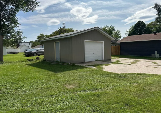 Listing Photo 4 - Condo for sale in building located at 623 Horace Ave N, Thief River Falls, MN 56701