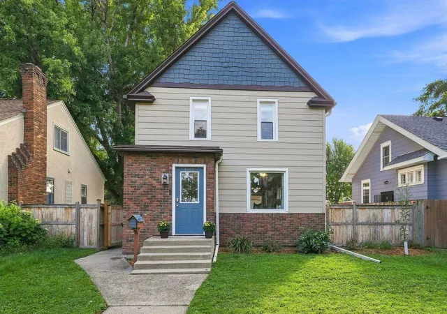 Photo 2 of Sale Pending at 4533 Snelling Ave, Minneapolis, MN 55406 | MLS# 7123813 | Listing updated on 2026-08-29