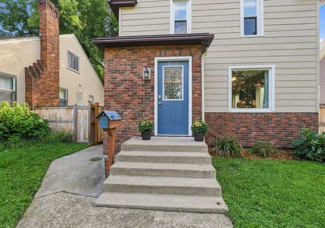 Photo 3 of Sale Pending at 4533 Snelling Ave, Minneapolis, MN 55406 | MLS# 7123813 | Listing updated on 2026-08-29