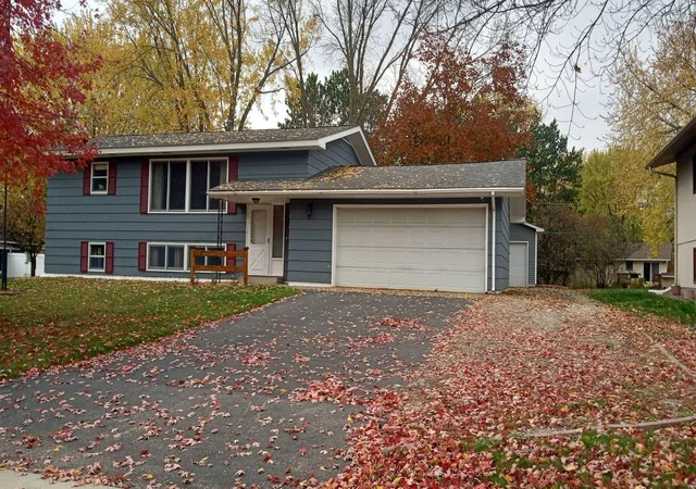 Photo 2 of Single family home for sale at 967 6th Avenue N, Sauk Rapids, MN 56379 | MLS# 7123818 | Listing updated on 2026-10-28