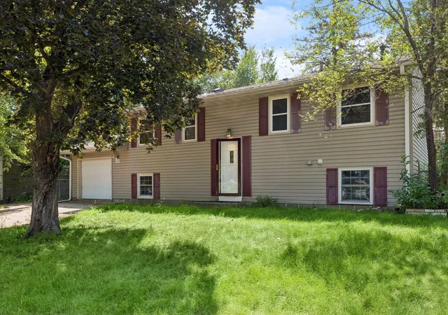 1st image of 408 117th Ave Nw, Minneapolis, MN 55448 | MLS# 7123829