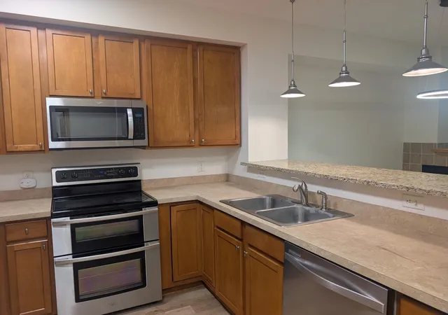 Photo 3 of Condo for sale at 150 E Burnsville Pkwy #303, Burnsville, MN 55337 | MLS# 7123836 | Listing updated on 2026-09-24
