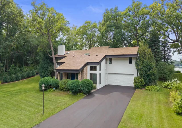 Photo 3 of Single family home for sale at 5605 Evergreen Ln N, Plymouth, MN 55442 | MLS# 7123845 | Listing updated on 2026-09-17
