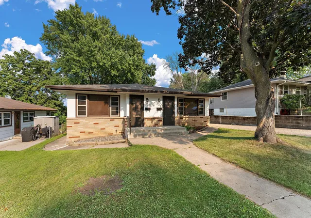 2nd image of 507 10th Ave S, South Saint Paul, MN 55075 | MLS# 7123852