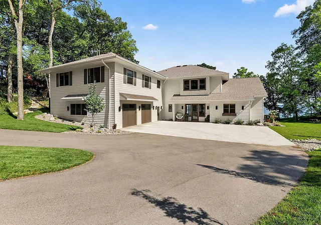 Photo 1 of Single family home for sale at 8995 N Shore Dr, Spicer, MN 56288 | MLS# 7123873 | Listing updated on 2026-09-29