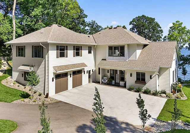 Photo 2 of Single family home for sale at 8995 N Shore Dr, Spicer, MN 56288 | MLS# 7123873 | Listing updated on 2026-09-29