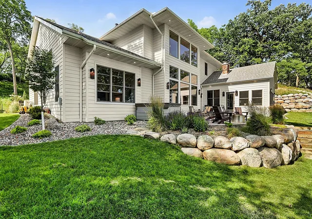 Photo 3 of Single family home for sale at 8995 N Shore Dr, Spicer, MN 56288 | MLS# 7123873 | Listing updated on 2026-09-29