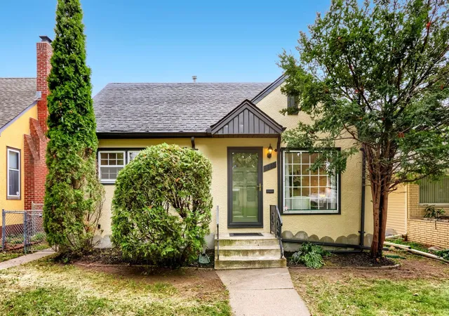 1st image of 1882 Hawthorne Ave E, Saint Paul, MN 55119 | MLS# 7123885