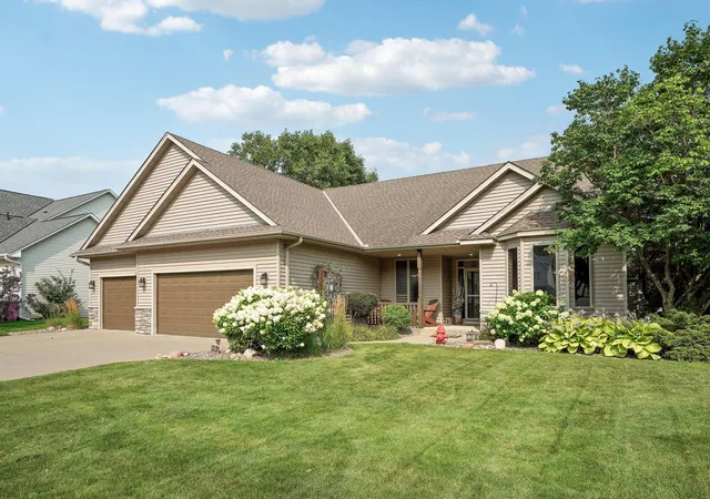 Photo 2 of Single family home for sale at 553 Tuttle Dr, Hastings, MN 55033 | MLS# 7123894 | Listing updated on 2026-09-17