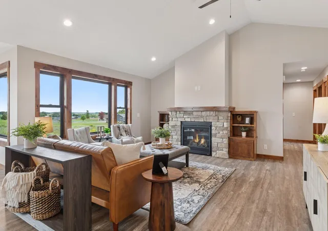 3rd image of 238 Eagle Ridge Dr, Roberts, WI 54023 | MLS# 7123899