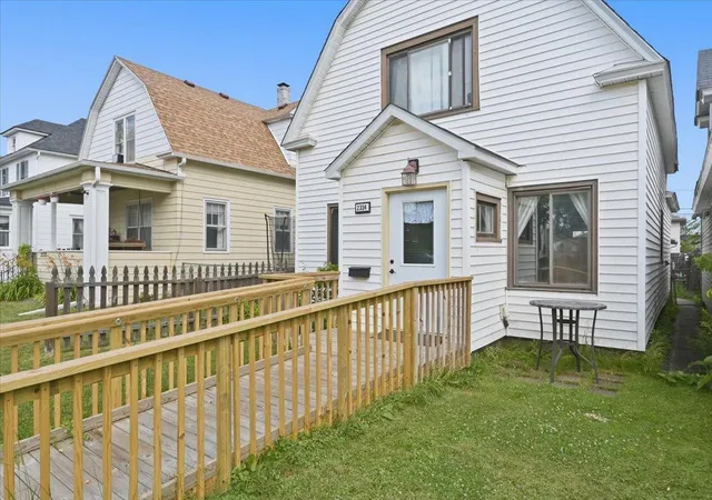 Photo 3 of Single family home for sale at 2334 Banks Ave, Superior, WI 54880 | MLS# 7123904 | Listing updated on 2026-09-08