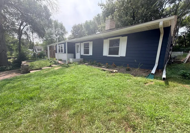 2nd image of 658 Gentry Ave N, Saint Paul, MN 55128 | MLS# 7123909