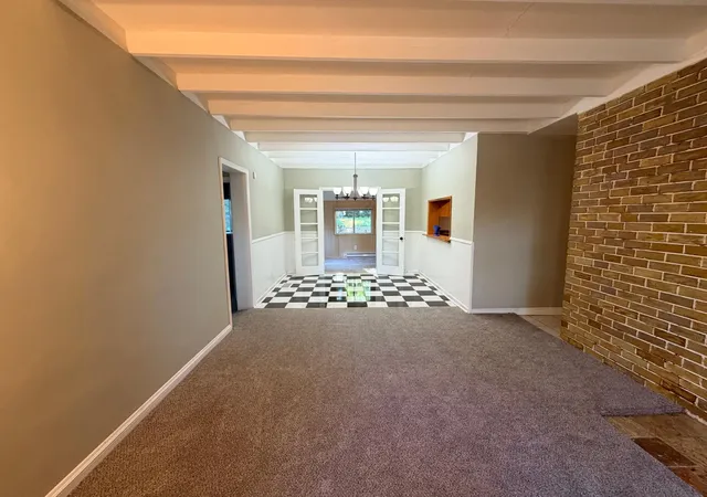 Photo 3 of Sale Pending at 658 Gentry Ave N, Saint Paul, MN 55128 | MLS# 7123909 | Listing updated on 2026-08-27