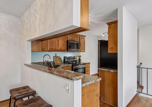 Photo 4 of Sale Pending at 1756 Helena Rd N, Saint Paul, MN 55128 | MLS# 7123910 | Listing updated on 2026-08-31